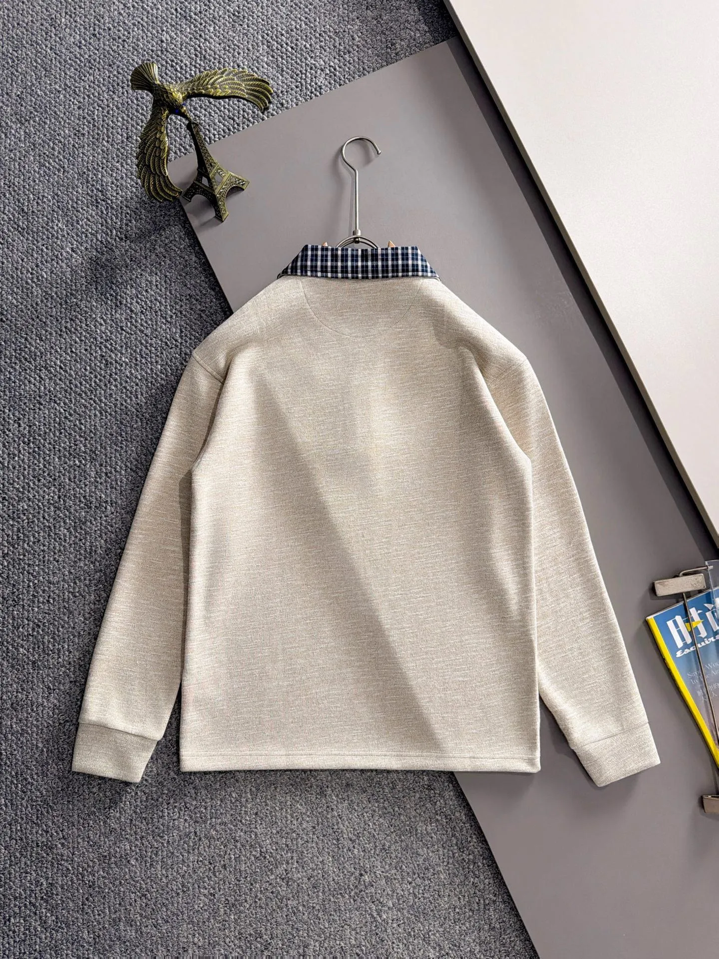 Balenciaga 2026 Long Sleeve Lapel Sweatshirt for Men and Women Same Style Many Stars Same Style, Top Original Version Feel Free to Compare🆚The fabric is custom-dyed and lightly sprayed and distressed. The fabric, material, and details are consistent with the original version. Special cotton and linen fabrics are used. The cost of the fabric is extremely expensive. It is twice as expensive as pure cotton materials. We will do our best at all costs. Three standards are complete. The comparison between non-market products and my fabrics is very different. Only the top version is made! Size: M-4XL